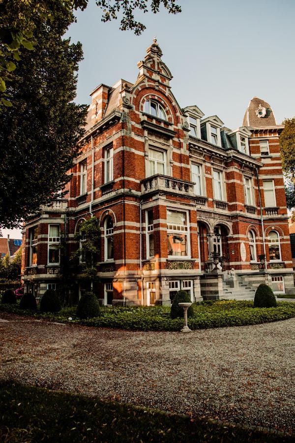 B&B 'T Kasteel & 'T Koetshuys Veurne Exteriör bild