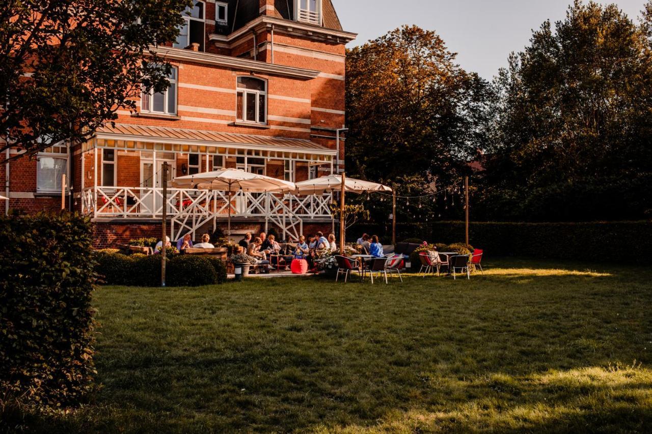 B&B 'T Kasteel & 'T Koetshuys Veurne Exteriör bild