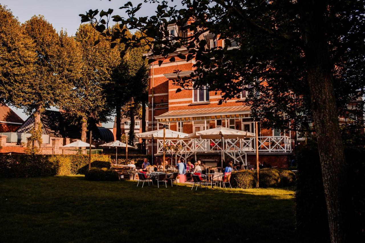B&B 'T Kasteel & 'T Koetshuys Veurne Exteriör bild