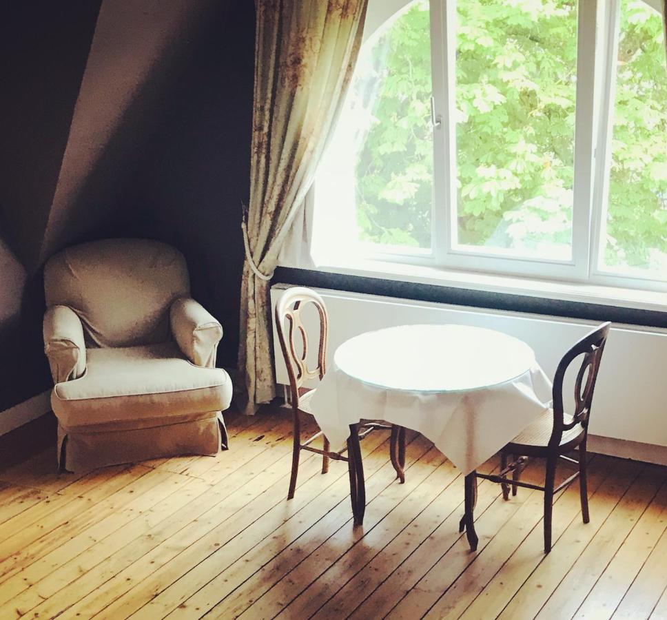 B&B 'T Kasteel & 'T Koetshuys Veurne Exteriör bild