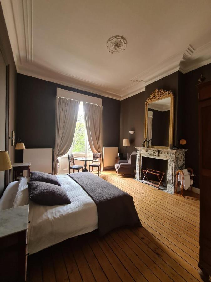 B&B 'T Kasteel & 'T Koetshuys Veurne Exteriör bild