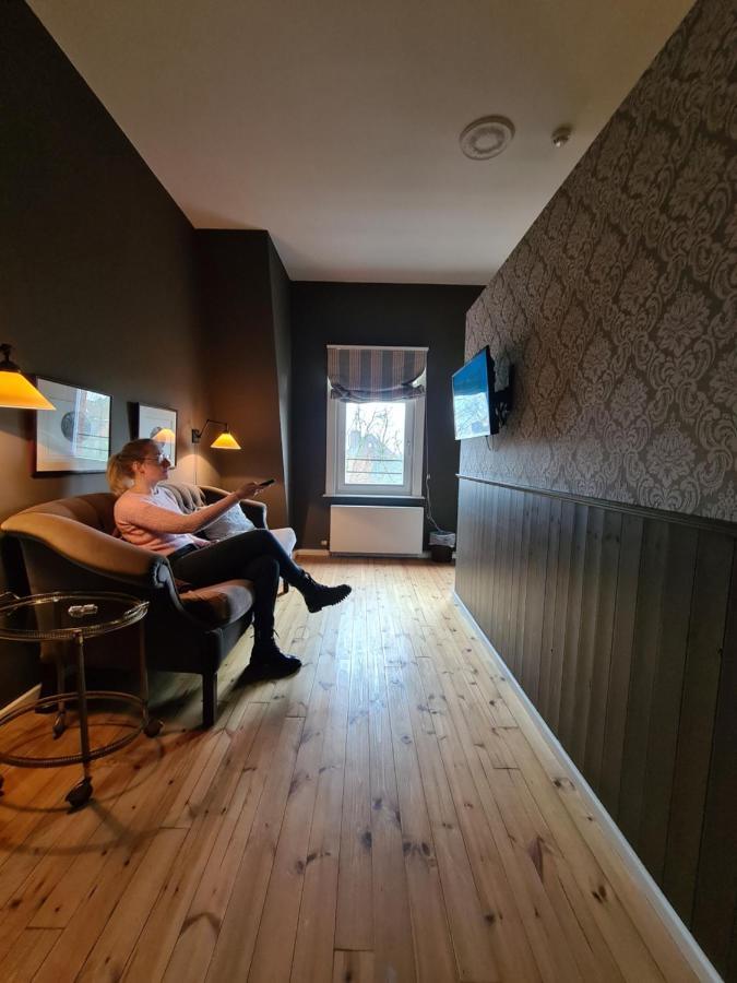 B&B 'T Kasteel & 'T Koetshuys Veurne Exteriör bild