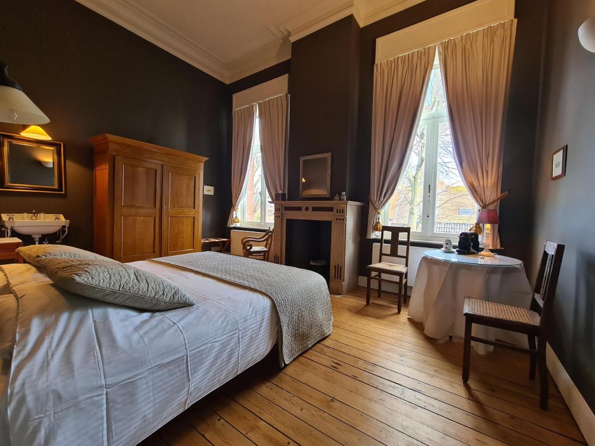 B&B 'T Kasteel & 'T Koetshuys Veurne Exteriör bild