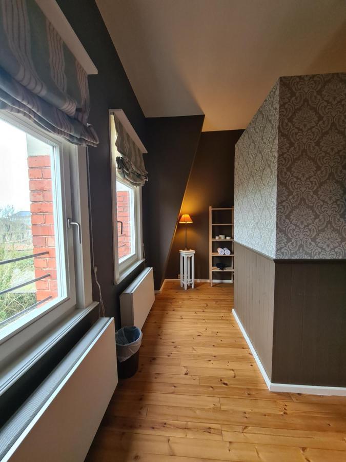 B&B 'T Kasteel & 'T Koetshuys Veurne Exteriör bild