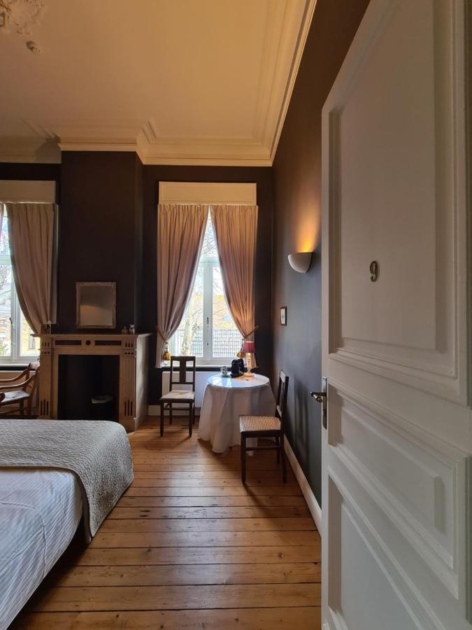 B&B 'T Kasteel & 'T Koetshuys Veurne Exteriör bild