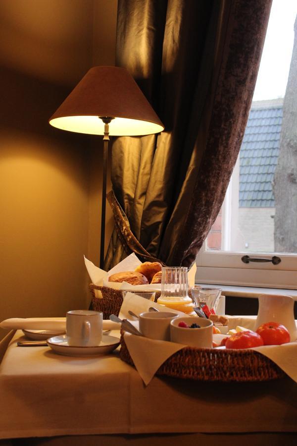 B&B 'T Kasteel & 'T Koetshuys Veurne Rum bild