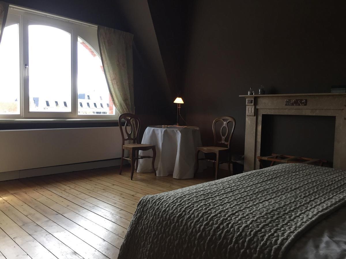 B&B 'T Kasteel & 'T Koetshuys Veurne Exteriör bild